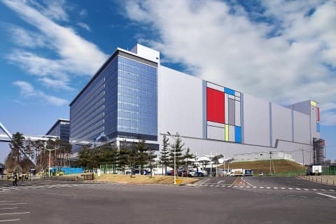 삼성전자, D램에 EUV 첫 적용… 고객사에 모듈 100만개 공급