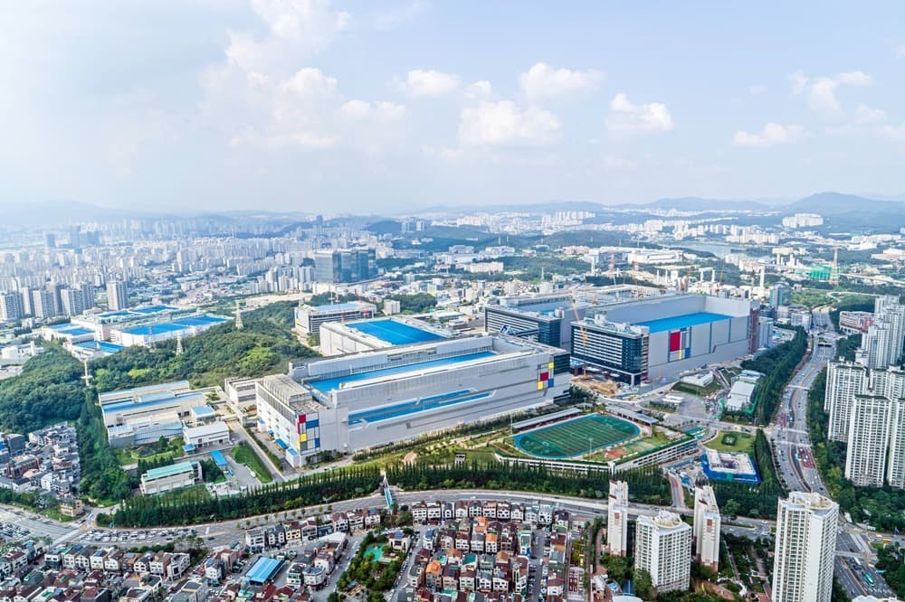 삼성전자, D램에 EUV 첫 적용…고객사에 모듈 100만개 공급