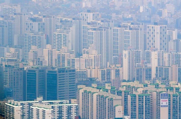 6·17 부동산대책에 담긴 전세대출 규제 시행…3억원 넘는 아파트 사면 전세대출 못받는다