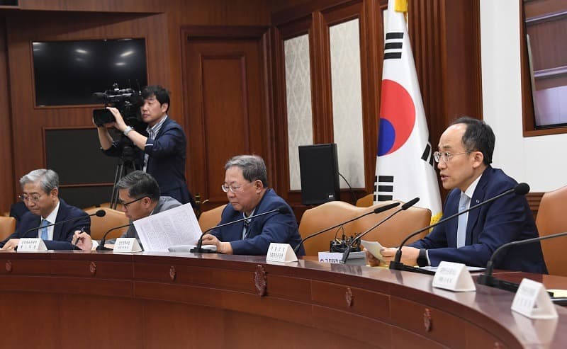 현장대기 투자사업 규제 푼다…공장증설·외국인 강사 요건 완화