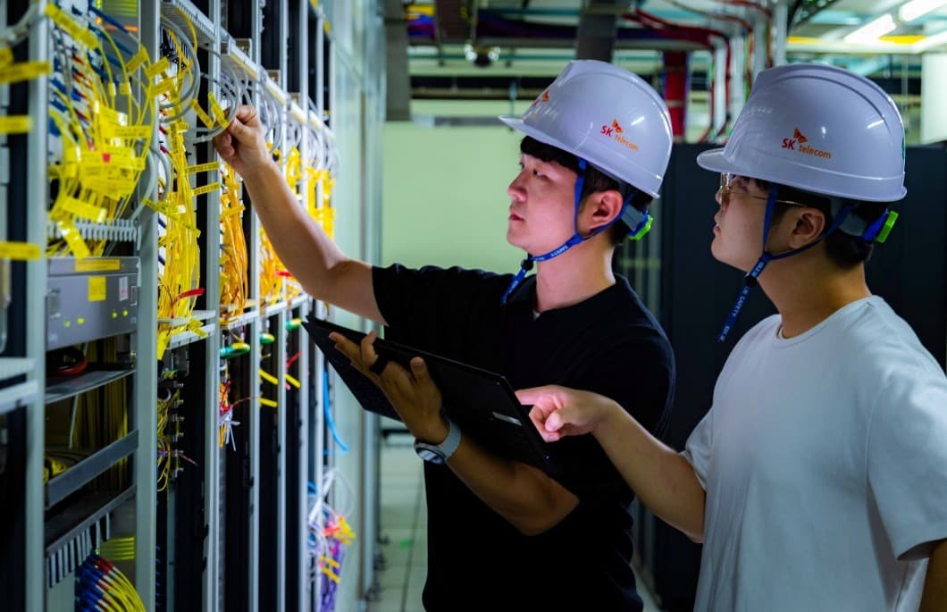 SKT·SK브로드밴드, 800Gbps 대용량 유선망 국내 최초 도입…AI 시대 선제 대응