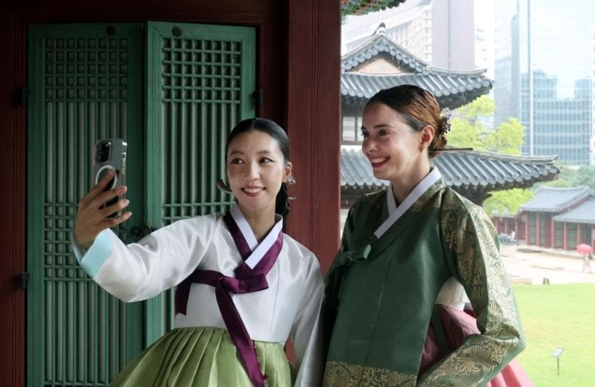  전통한복 입고 창경궁에서 무료 인증사진 찍으세요