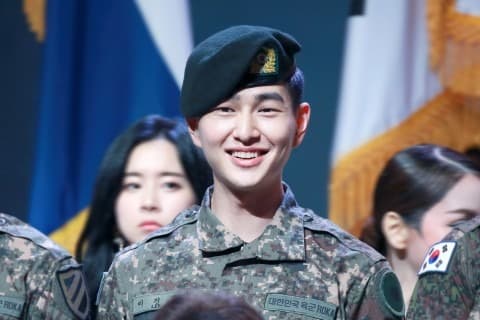 가수 샤이니 온유 일본 팬들, 생일 기념 캄보디아에 2번째 우물 후원