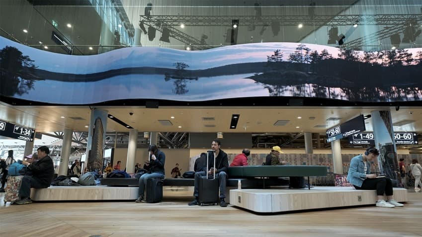 삼성전자, 스마트 LED 사이니지로 헬싱키 공항 수놓아
