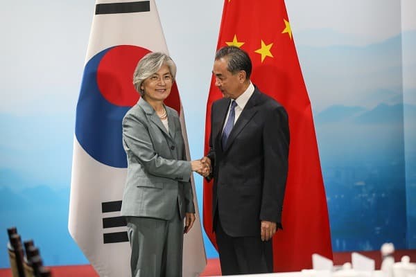 한·중 외교장관 통화…강 외교 “한국인 귀국 등 안전확보 협력 당부”