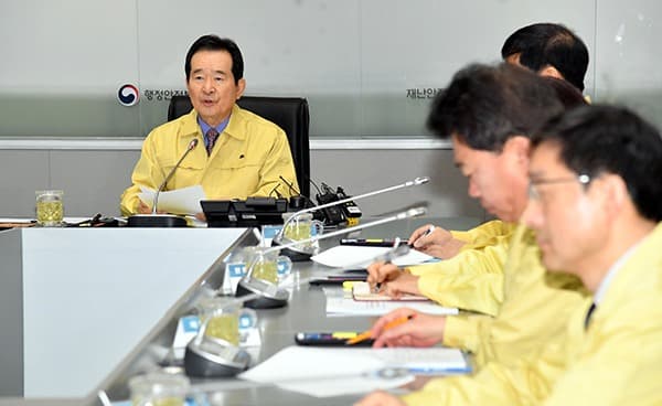 정세균 총리 “더 촘촘히 방역망 짜겠다”