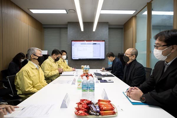 AI로 확진자 분류·마스크정보 앱…코로나19 대응 ICT기업 적극 동참