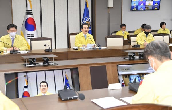 정세균 총리 “학생들 등교 개학, 보수적인 자세로 신중하게 접근해야”