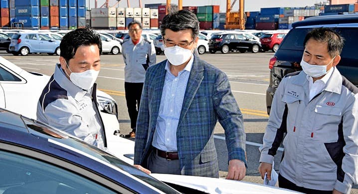 기아자동차, 해외 시장 위기 극복 총력