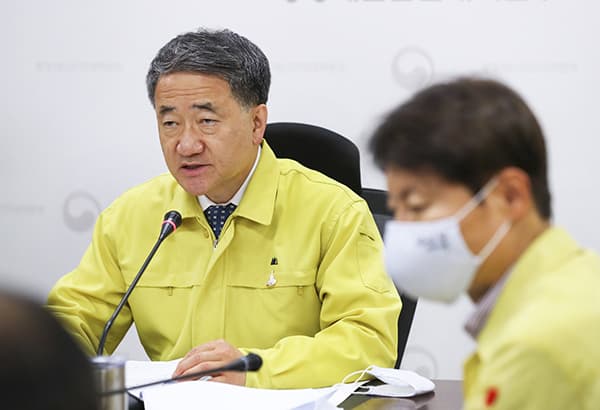 박능후 복지장관 “중·고령층 중증환자 증가…치명률 상승 우려”
