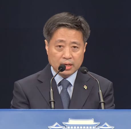 청와대 “김여정 담화 무례하고 몰상식…감내하지 않겠다”