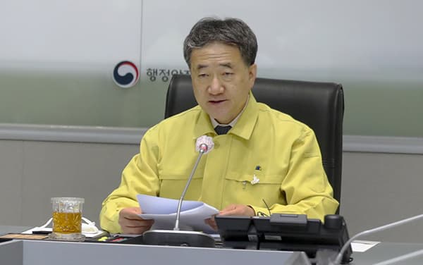 박능후 복지부 장관 “공항·항만 사각지대 보완대책 추가 강구”