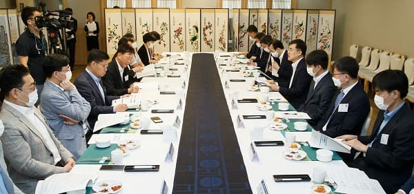 금융위, 추진방향 발표…은행 대리업 제도 도입 검토