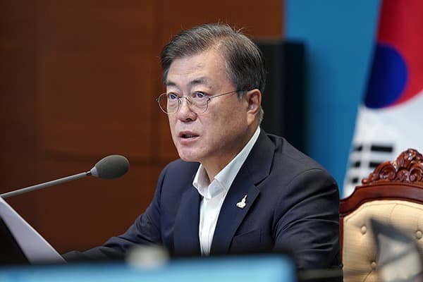 문재인 대통령 “수출 회복 위한 다방면의 지원 강화…3분기 반등에 성공할 것”