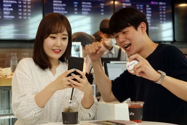 LG유플러스, U+프로야구, 팀별 '레전드'와 함께하는 편애 중계 실시