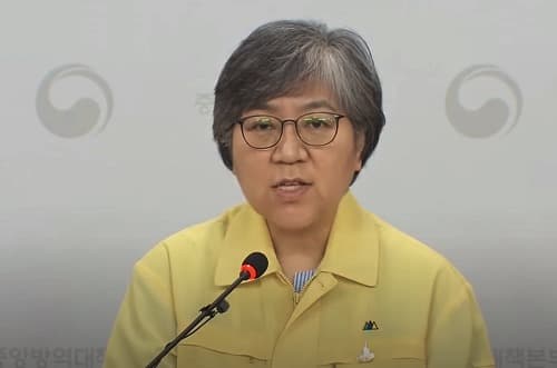방역당국 “한 명이 접촉자 수백명 만들어…기하급수적 증가 위험”