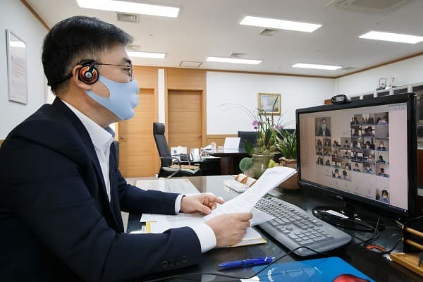 금융위, 소상공인 어려움 가중…2차 지원 프로그램 한도 조정