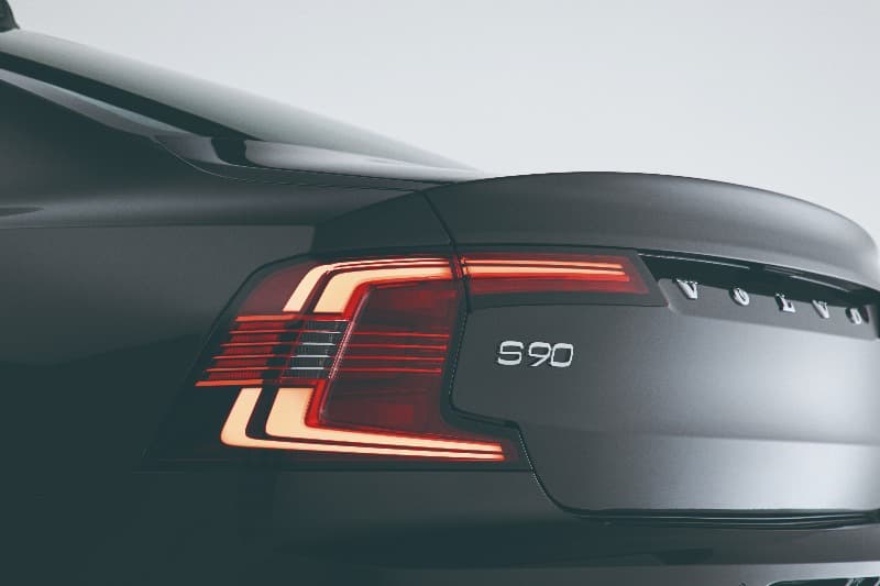 풀사이즈 세단에 필적하는 가성비 최고의 볼보 세단 VOLVO S90