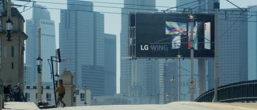 LG 윙, 세계적인 영화감독 마이클 베이 신작 영화서 시선강탈