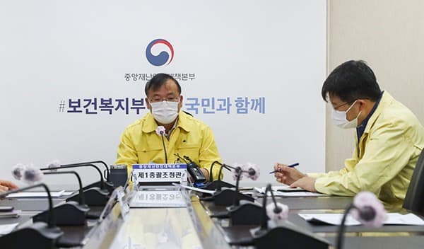 1주 중 4일이 확진 100명 이상, 언제든 급격 증가할 수 있다.