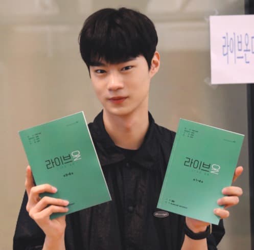 배우 현우석 출연 JTBC ‘라이브 온’ 오늘(17일) 첫 방송