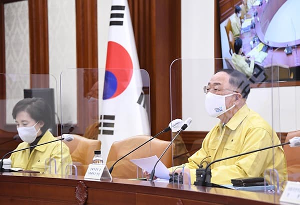3차 재난지원금 11일 지급 신속한 집행이 관건…백신 2월부터 접종