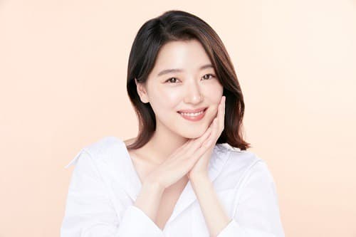 배우 조우리, 스킨케어 브랜드 모델 발탁! '청순甲 화보 공개'