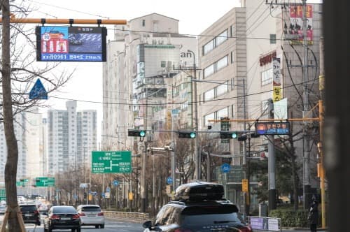 이륜차 번호 인식 스마트 횡단보도 설치