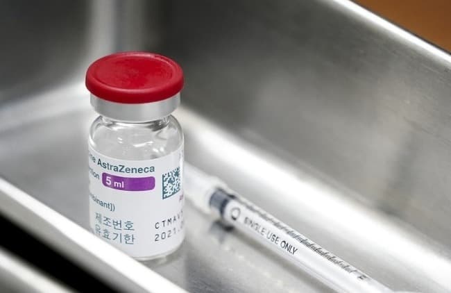 ‘AZ백신 접종 재개’ 여부, 사례 분석·전문가 자문 등 거쳐 이번 주말 발표