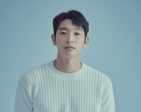 정진운, 블랙 vs 화이트 상반 매력 공개...한층 훈훈+성숙해진 비주얼