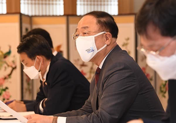 부동산정책 내달까지 모두 결론낸다...큰 골격 유지