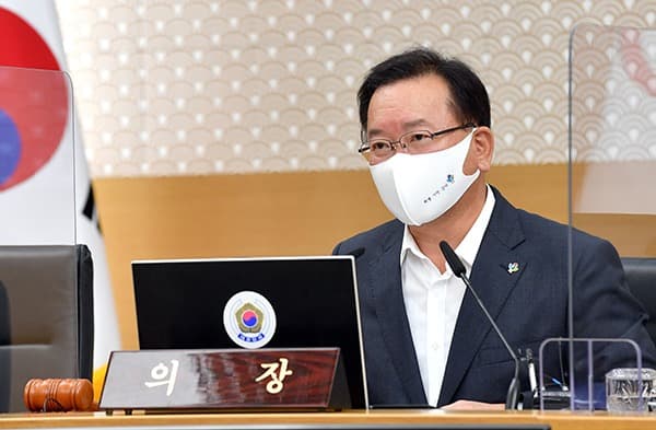 경제도 회복 전환점...코로나19 통제 가능한 수준서 관리