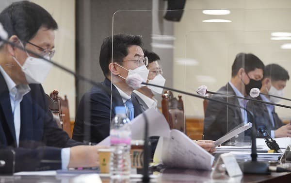 코로나 확산으로 금융시장 변동성 확대…모니터링 강화