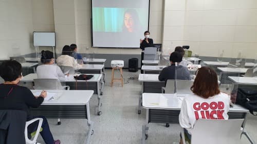 부산 동구어린이영어도서관, 맘 편한 무료 도서 택배 운영