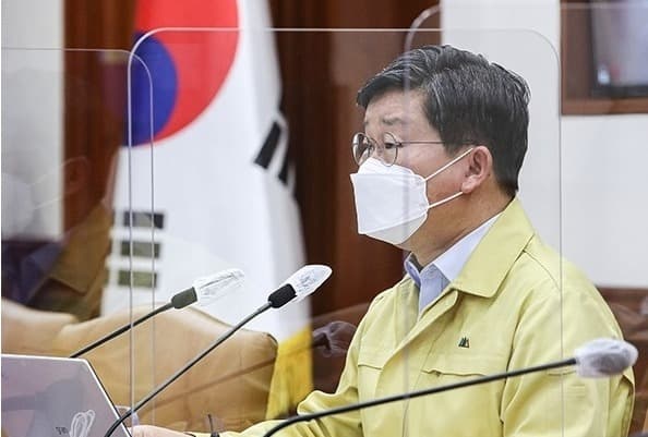 중대본 “수도권 휴게소에 선별검사소 설치…휴가철 확산 방지”