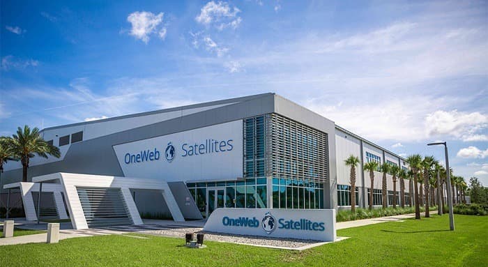 한화시스템, 우주기업 '원웹(OneWeb)'에 3억 달러 투자…이사회 합류