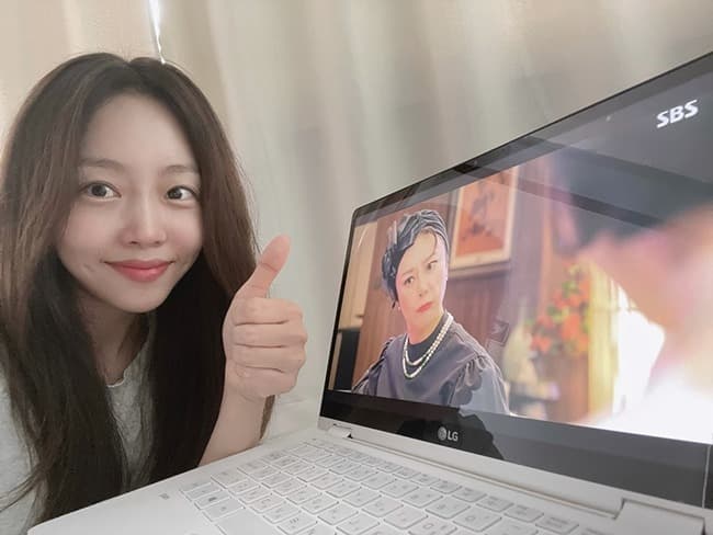 유다미, ‘펜트하우스3’ 공식 헬리콥터맘 서혜린에 ‘엄지 척’…의리 만점 인증샷 공개