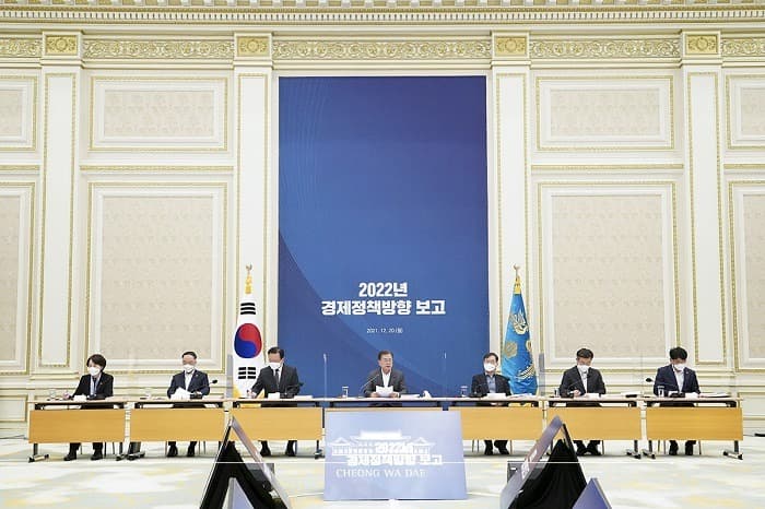 “굵고 짧은 방역 강화…빠른 일상회복 위해 전력”