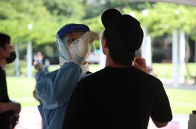 전국·수도권 위험도 여전히 ‘매우 높음’... 확진자 소폭 감소