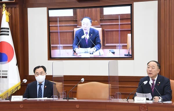 미래차 디지털 전환 속도 낸다…車부품사 1200개 미래차 기업 전환