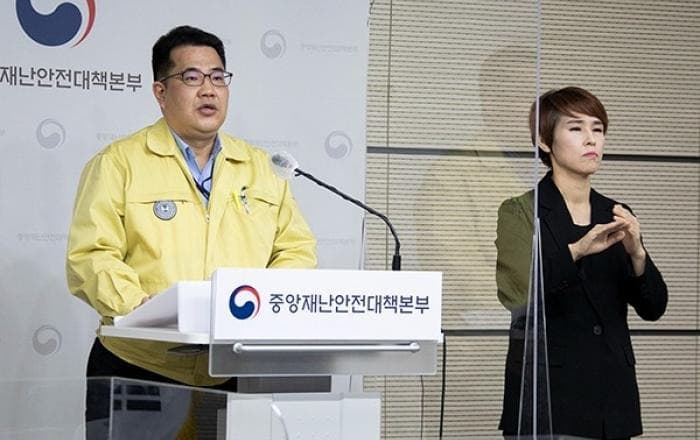 “오미크론 유행 정점 향해…가장 마지막의 큰 위기 전망”