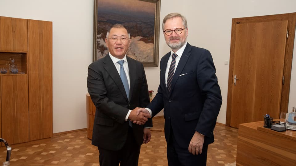 정의선 현대자동차그룹 회장, 페트르 피알라 체코 총리와 면담