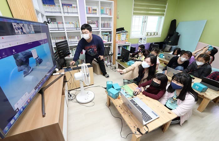 30일부터 실내 마스크 착용 '권고'...학교·학원 내 세부기준은