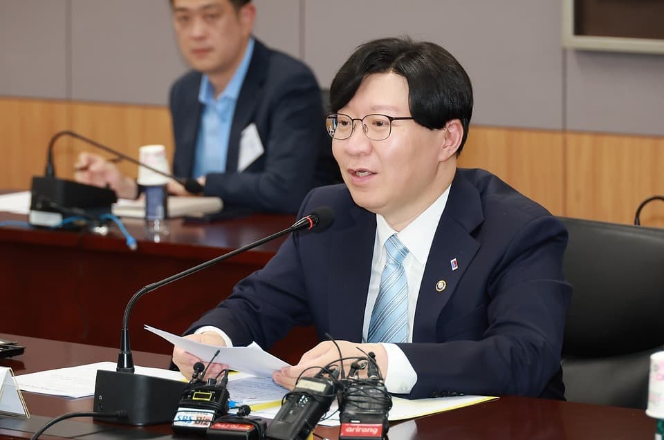 금융위 “청년도약계좌 가입시 연 7~8%후반 적금과 동일 효과”