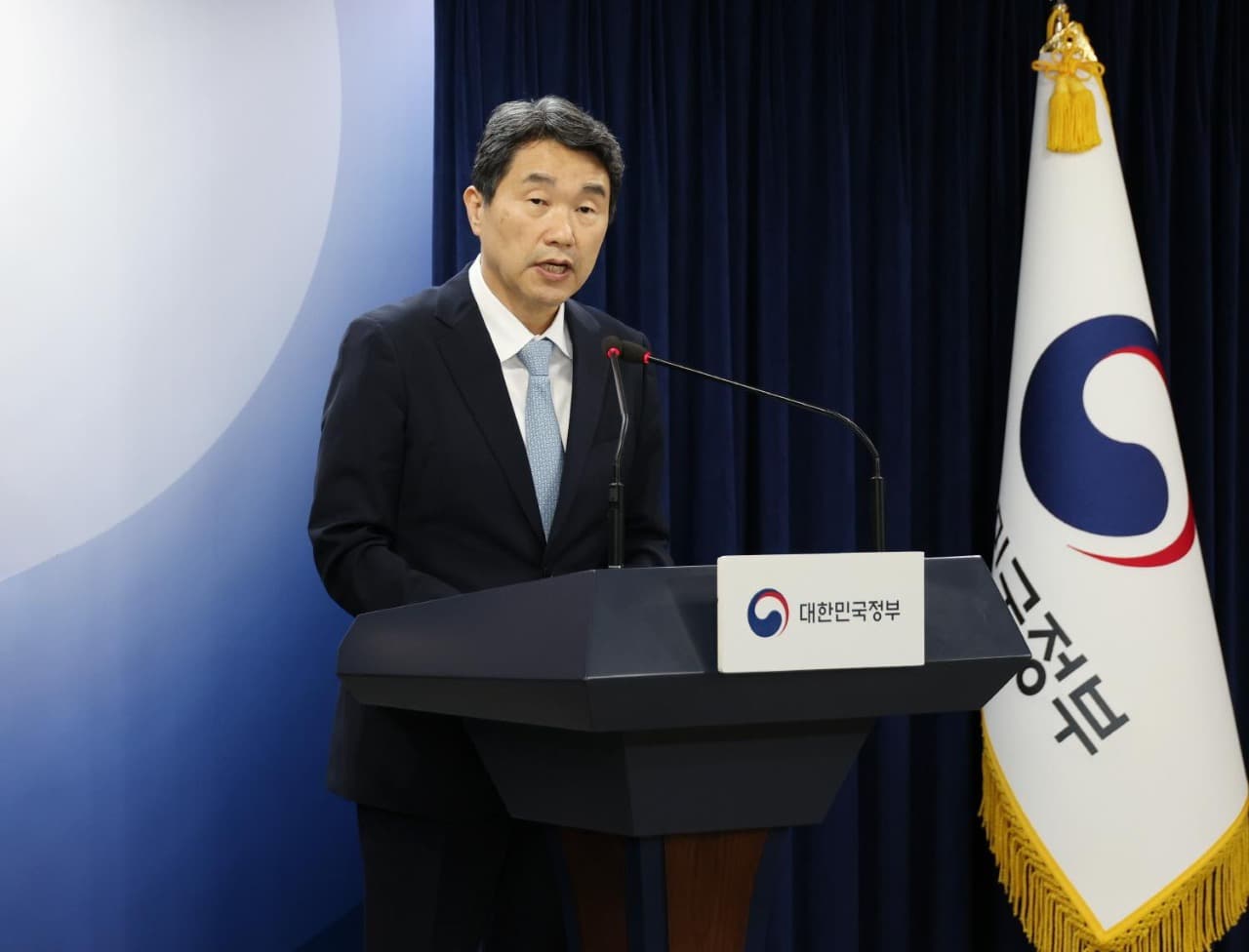 ‘수업 중 휴대전화 사용 금지’…교원의 학생생활지도 지침 첫 마련