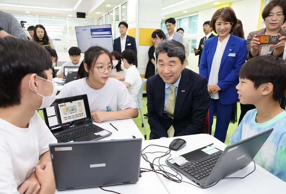 AI 디지털교과서 법적근거 갖췄다…교과용 도서 규정 개정