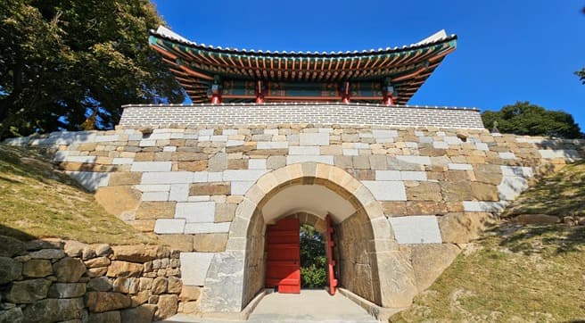 경기도, 세계유산 남한산성 북문 해체·보수 2년 만에 완료. 11월 1일 개방