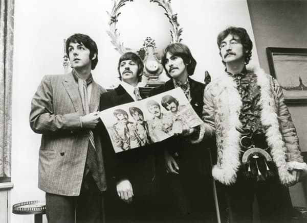 비틀스(The Beatles) 레드 앨범·블루 앨범, 2023년 에디션으로 돌아오다…마지막 신곡 ‘Now And Then’도 함께 수록