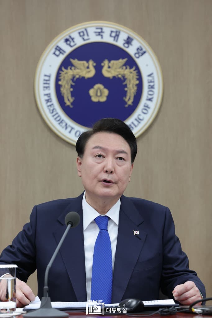 윤 대통령 “엑스포 유치 실패, 제 부족의 소치…국민 실망시켜 죄송”