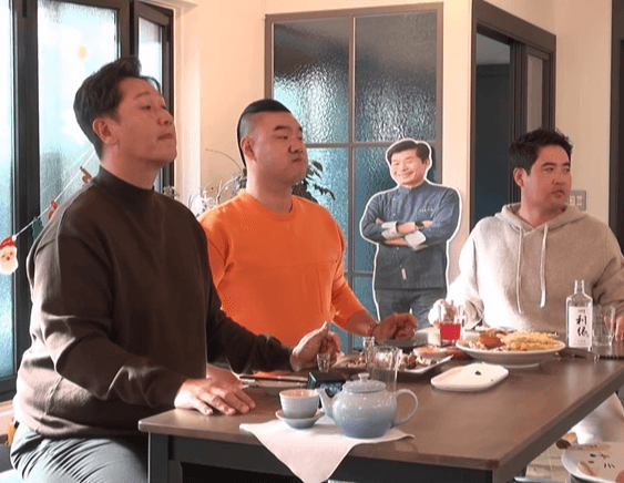 '사장님 귀는 당나귀 귀’ 이연복, 매장 개점 10주년 맞아 ‘야구 전설’ 이대호X장원삼X송승준 초대...특선 요리 ‘복만카세' 선보여